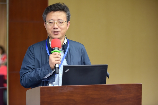 我校bwin必赢院长陈小勇在论坛上致辞 我校bwin必赢院长陈小勇在论坛上致辞