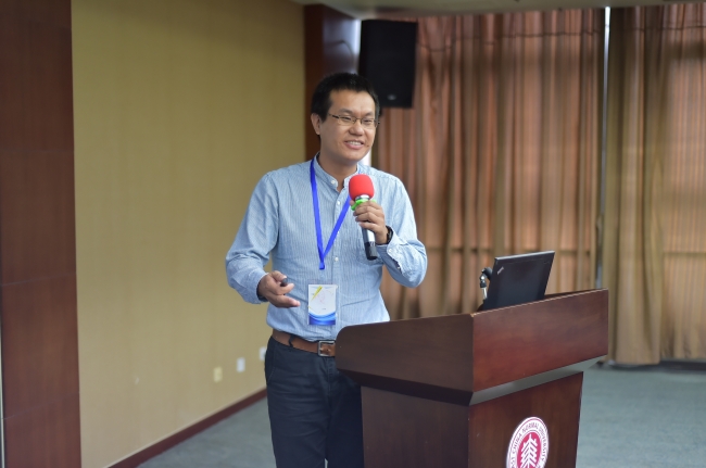 我校bwin必赢夏建阳教授在论坛上做报告 我校bwin必赢夏建阳教授在论坛上做报告