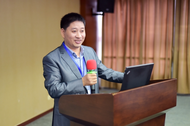 我校bwin必赢周旭辉教授主持“土壤关键过程的实验观测与模型整合”专题讨论 我校bwin必赢周旭辉教授主持“土壤关键过程的实验观测与模型整合”专题讨论