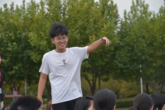 image004